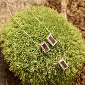 nahrdelnik-obdelnicek-maly-s-bilymi-kaminky